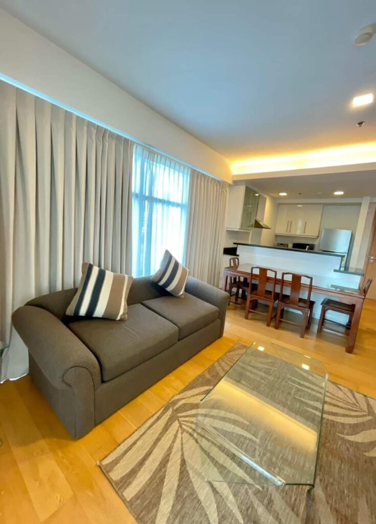 For Rent | 1 Bedroom Park Point | 75sqm | Ayala Center | Cebu Business Park 5 Park point_living room_4